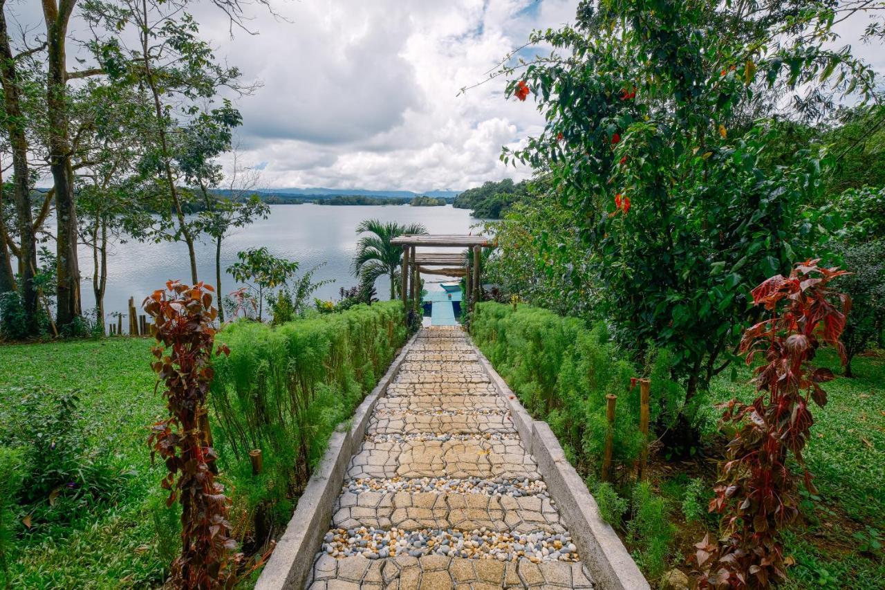 Almost Heaven Lake Resort By Cocotel Cavinti Extérieur photo