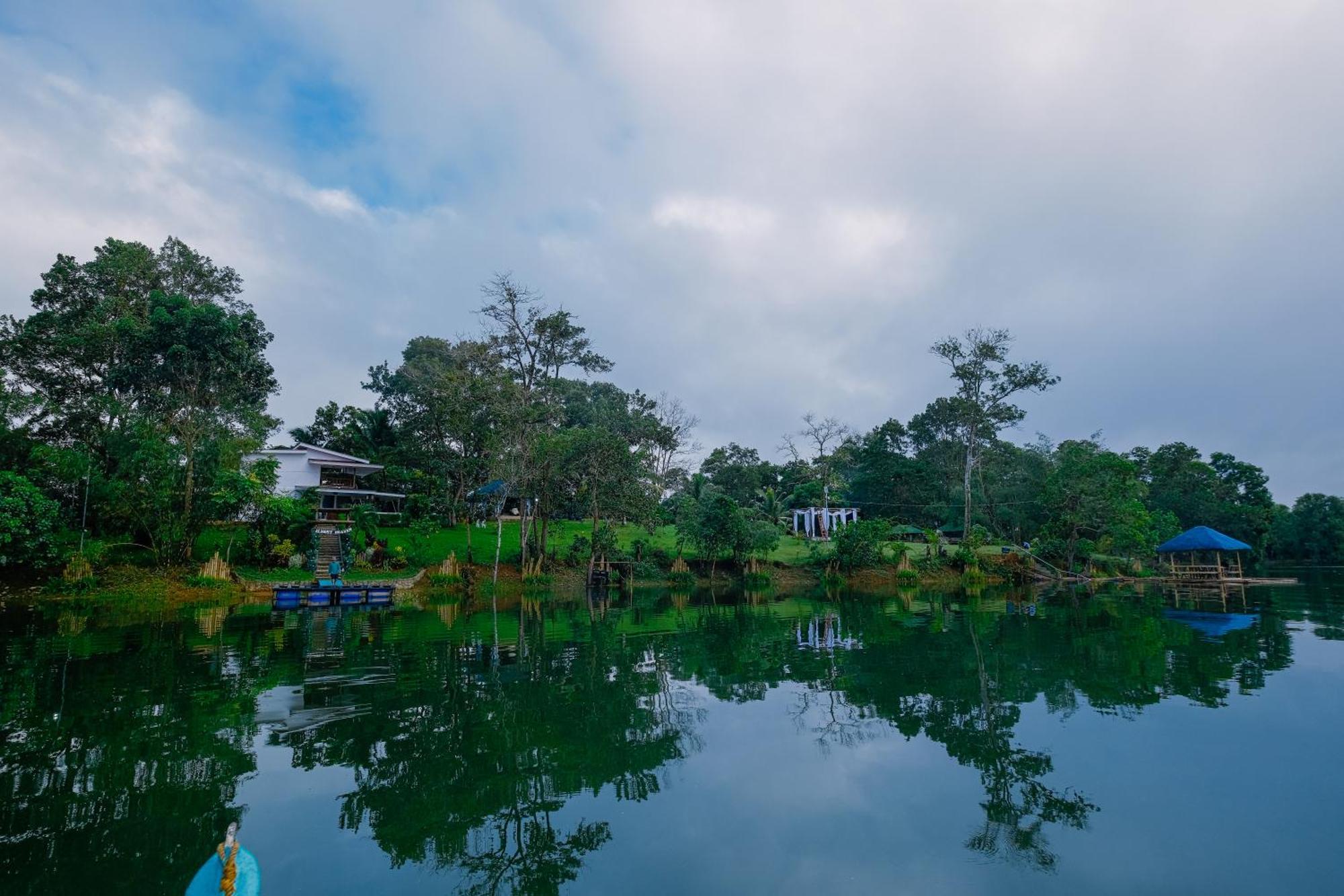 Almost Heaven Lake Resort By Cocotel Cavinti Extérieur photo